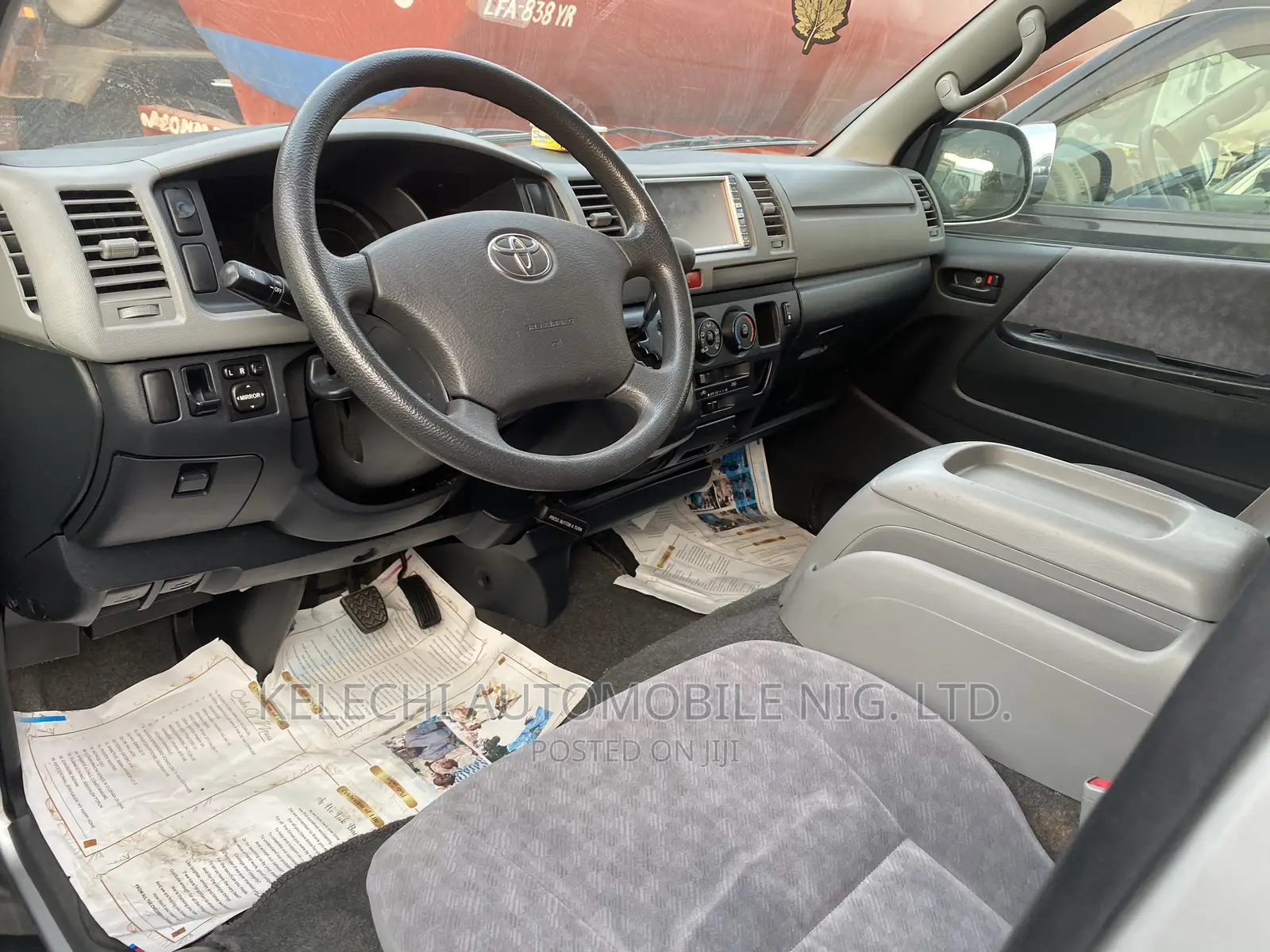 Toyota HiAce 2012 Silver
