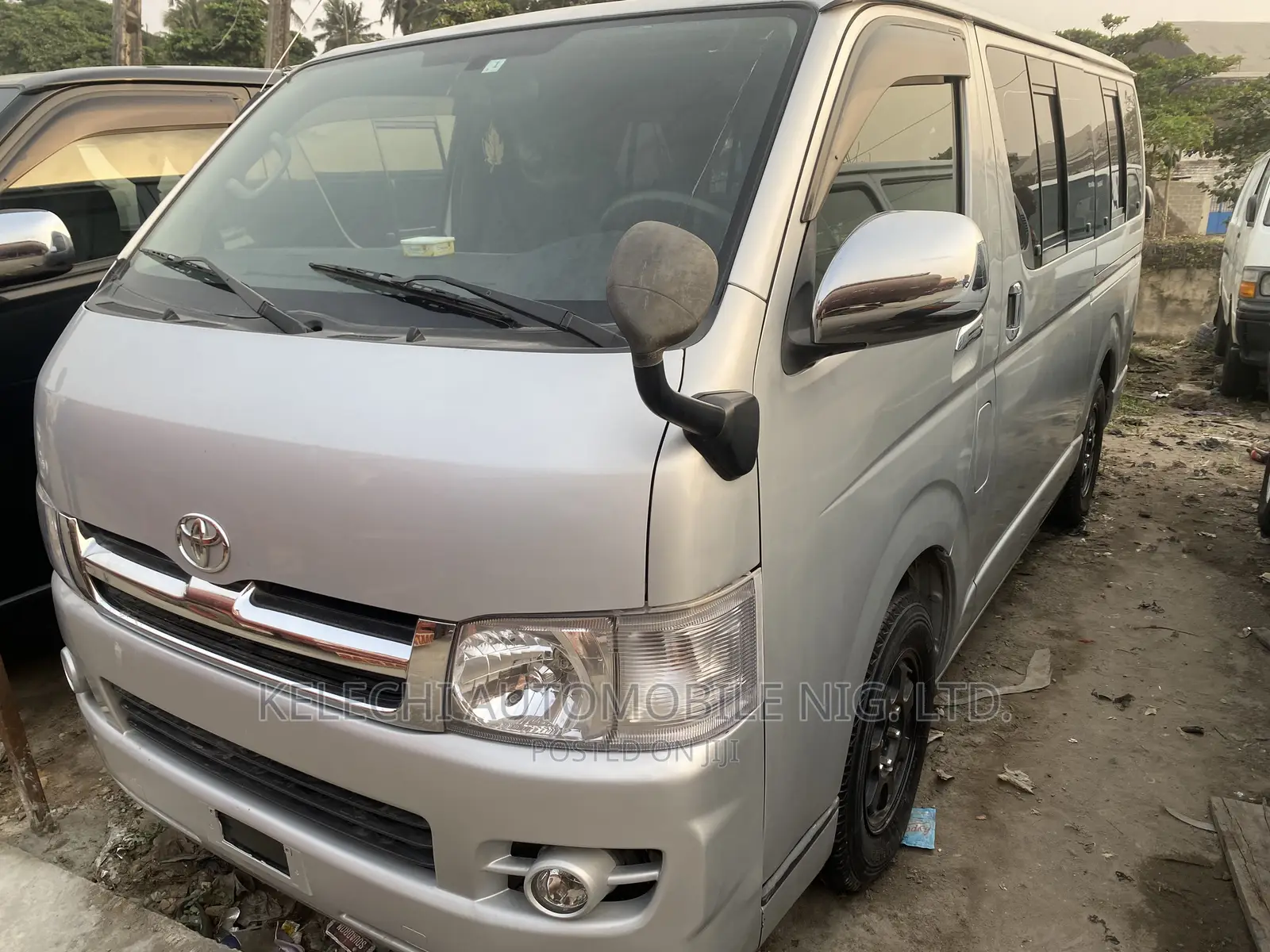 Toyota HiAce 2012 Silver