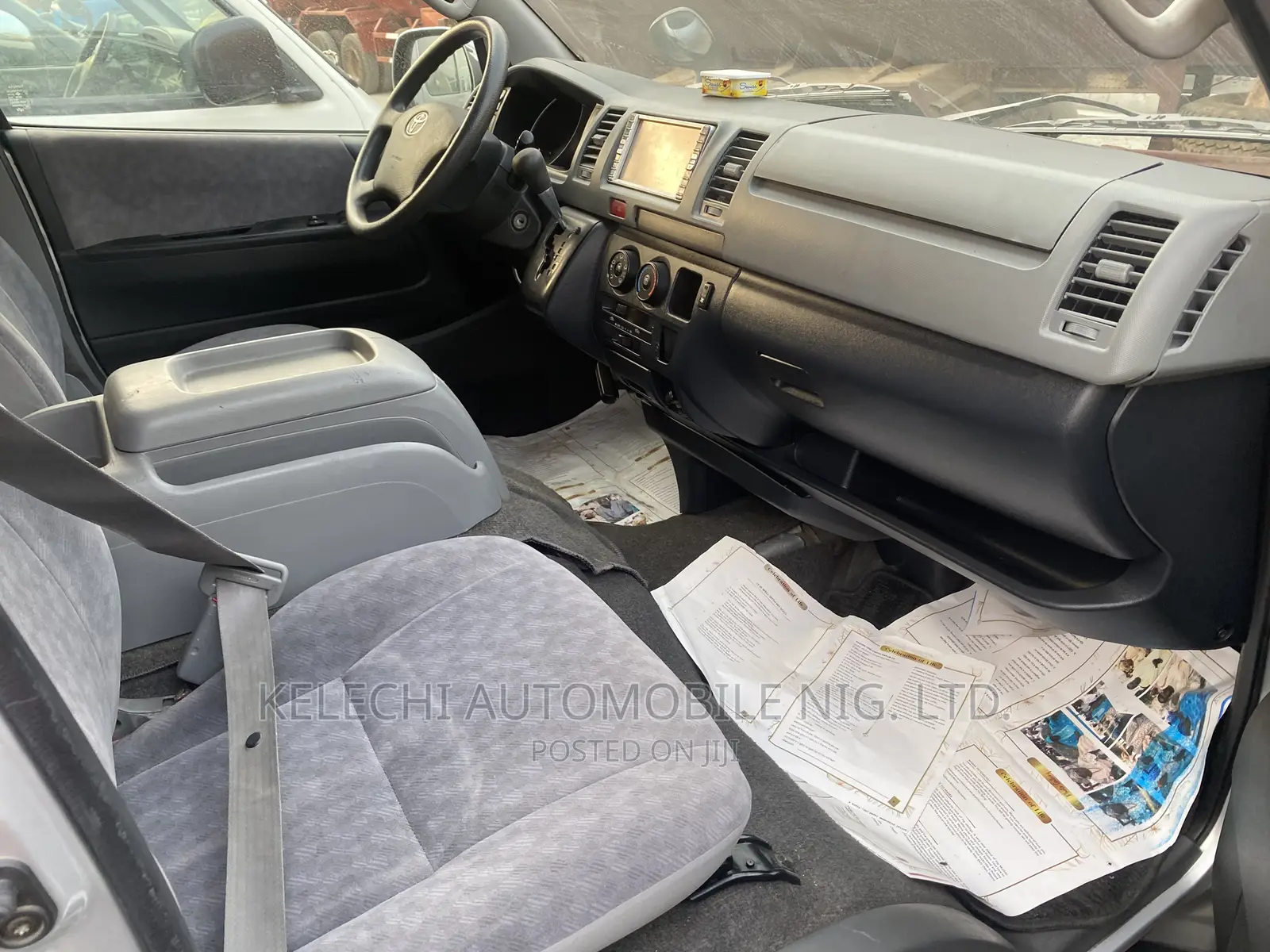 Toyota HiAce 2012 Silver