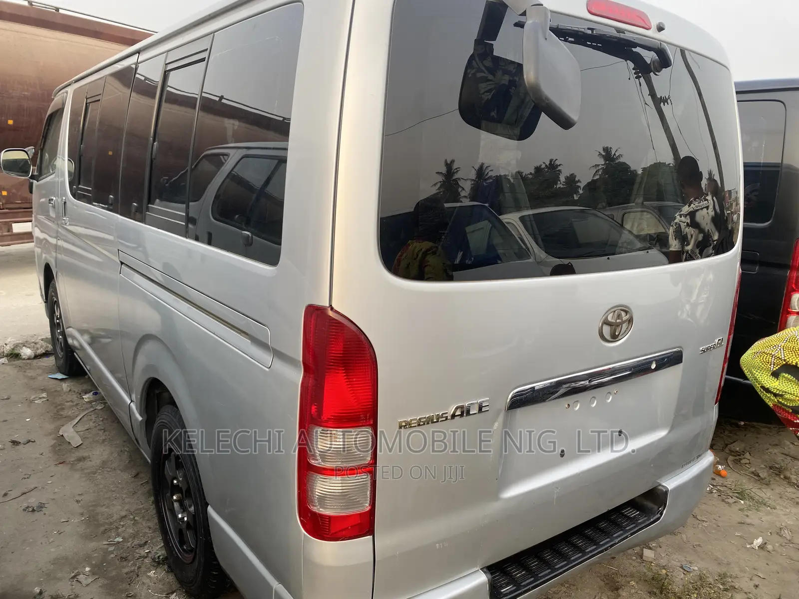 Toyota HiAce 2012 Silver