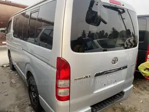 Toyota HiAce 2012 Silver