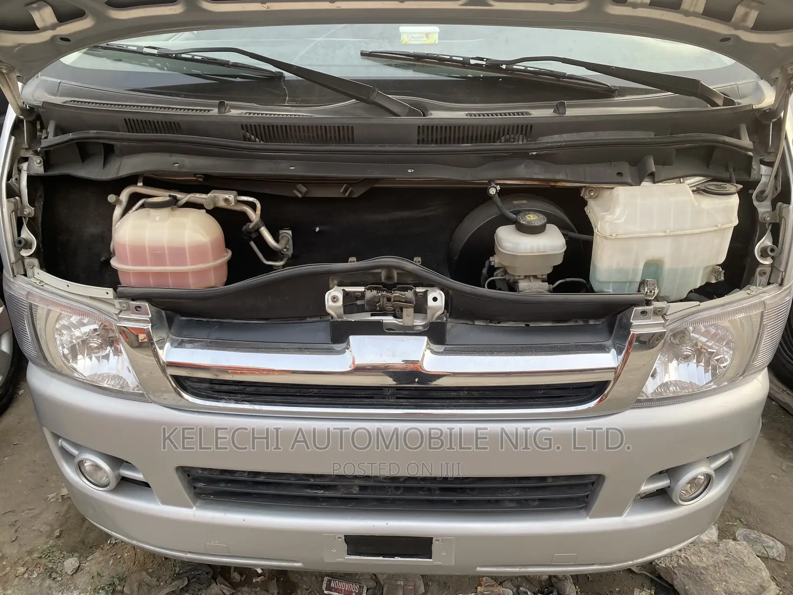 Toyota HiAce 2012 Silver
