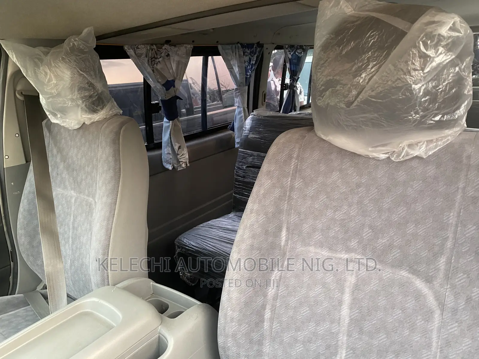 Toyota HiAce 2012 Silver