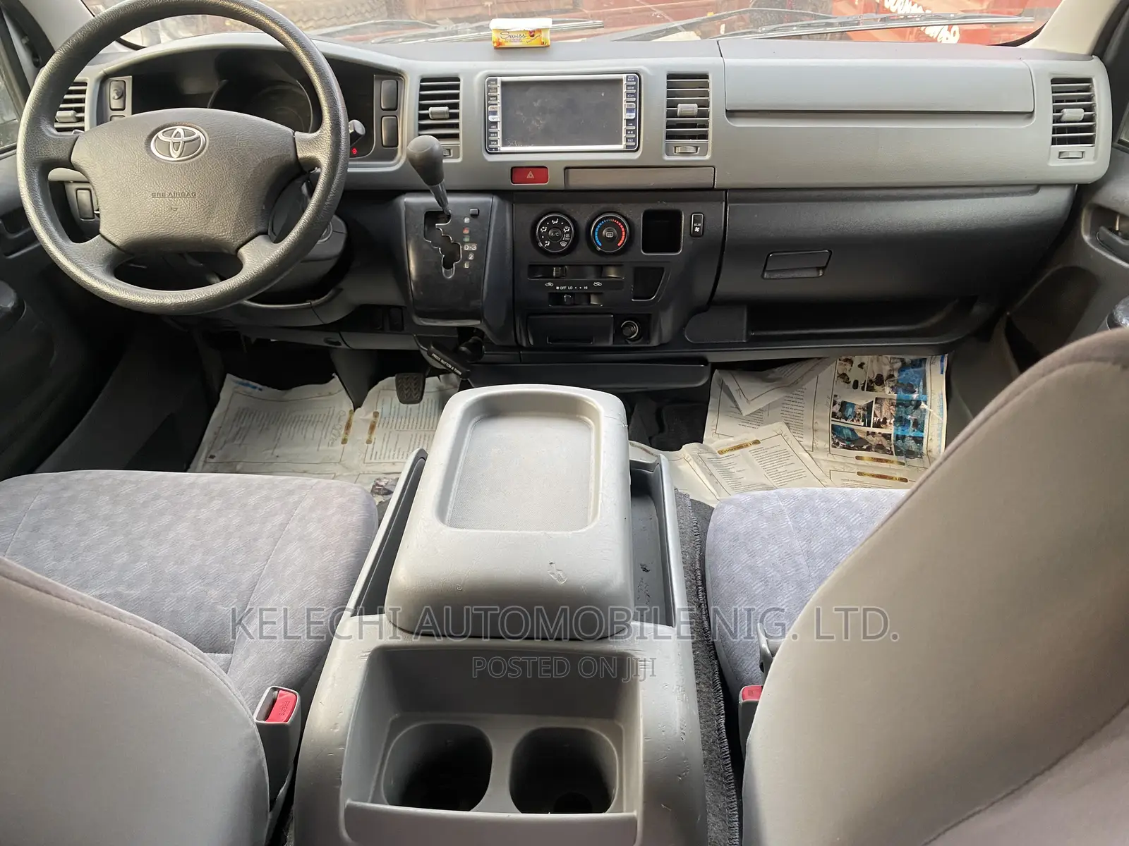 Toyota HiAce 2012 Silver