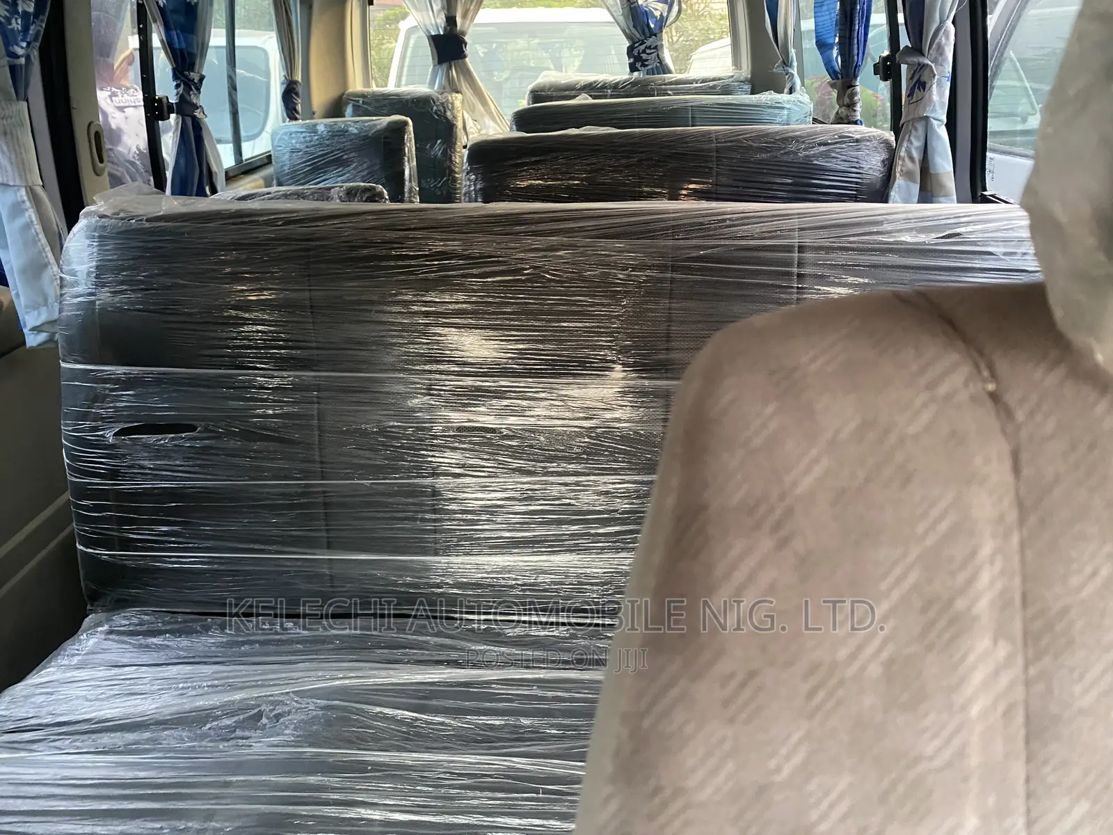 Toyota HiAce 2012 Silver