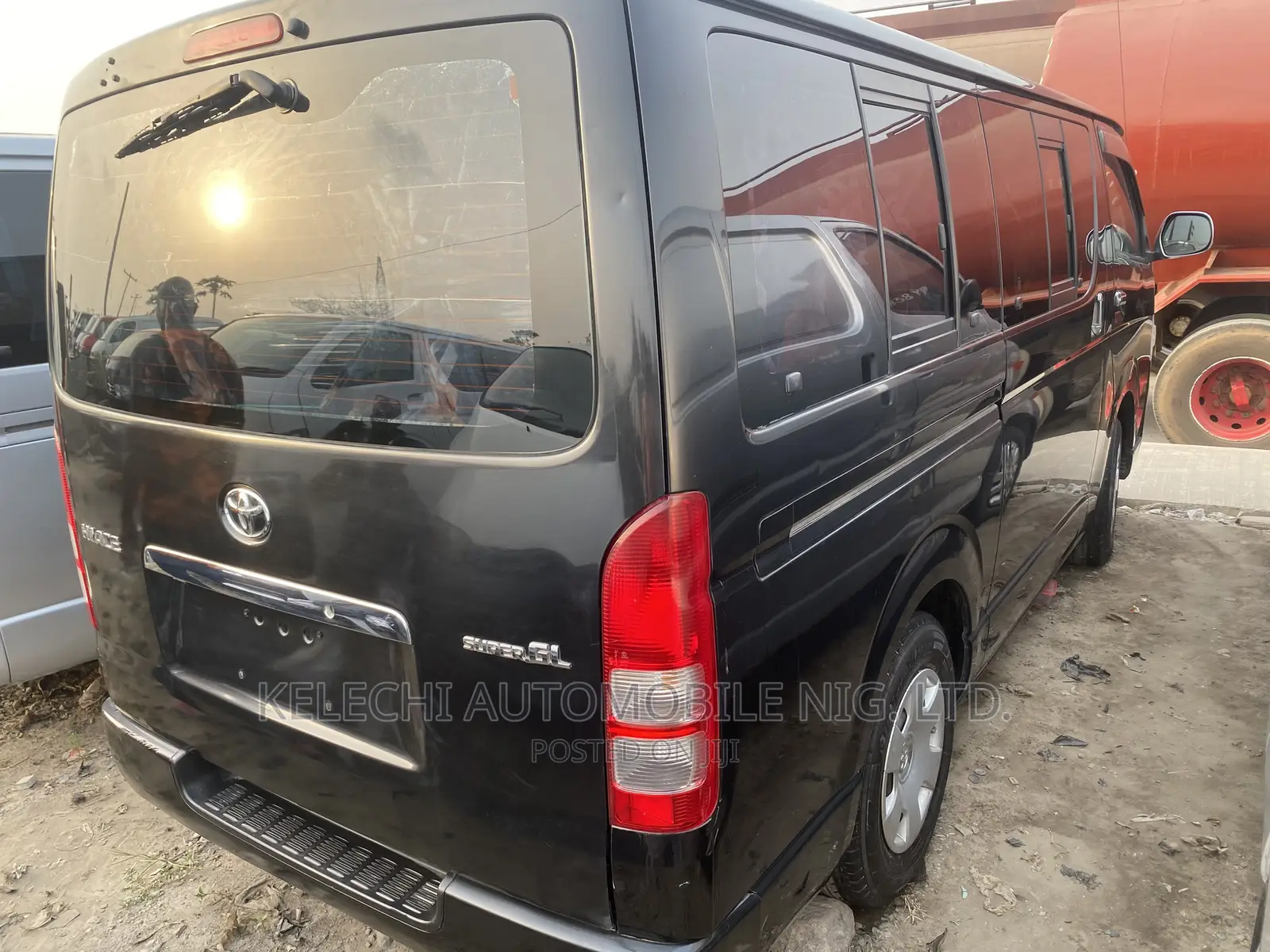Toyota HiAce 2012 Black