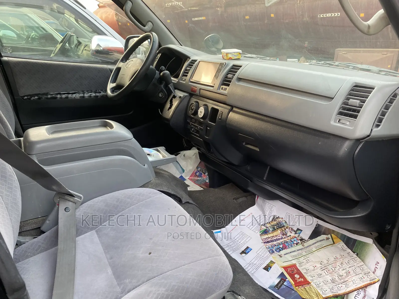 Toyota HiAce 2012 Black