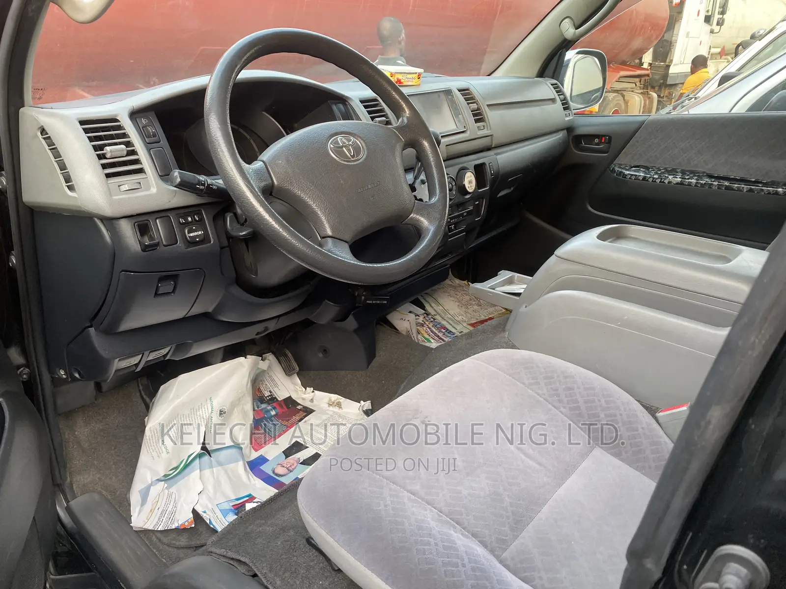 Toyota HiAce 2012 Black