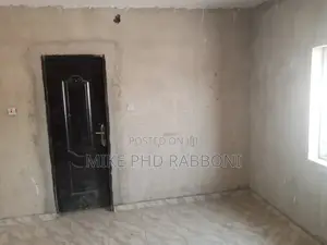3bdrm Block of Flats in G R.A, Enugu for rent
