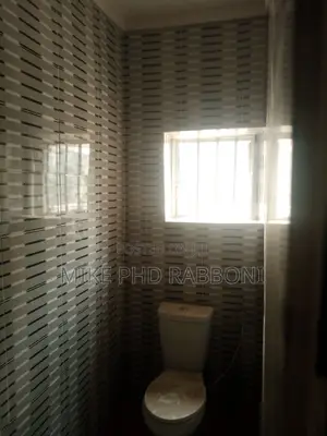 3bdrm Block of Flats in G R.A, Enugu for rent