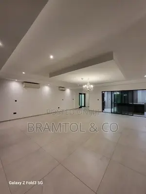 2bdrm Block of Flats in Wuse 2 for rent