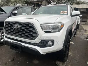 Toyota Tacoma 2020 White