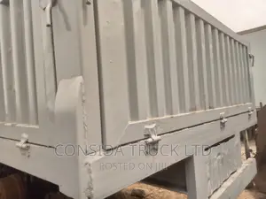 Super Clean, Trailer Bucket Tripple Azual 1999 White