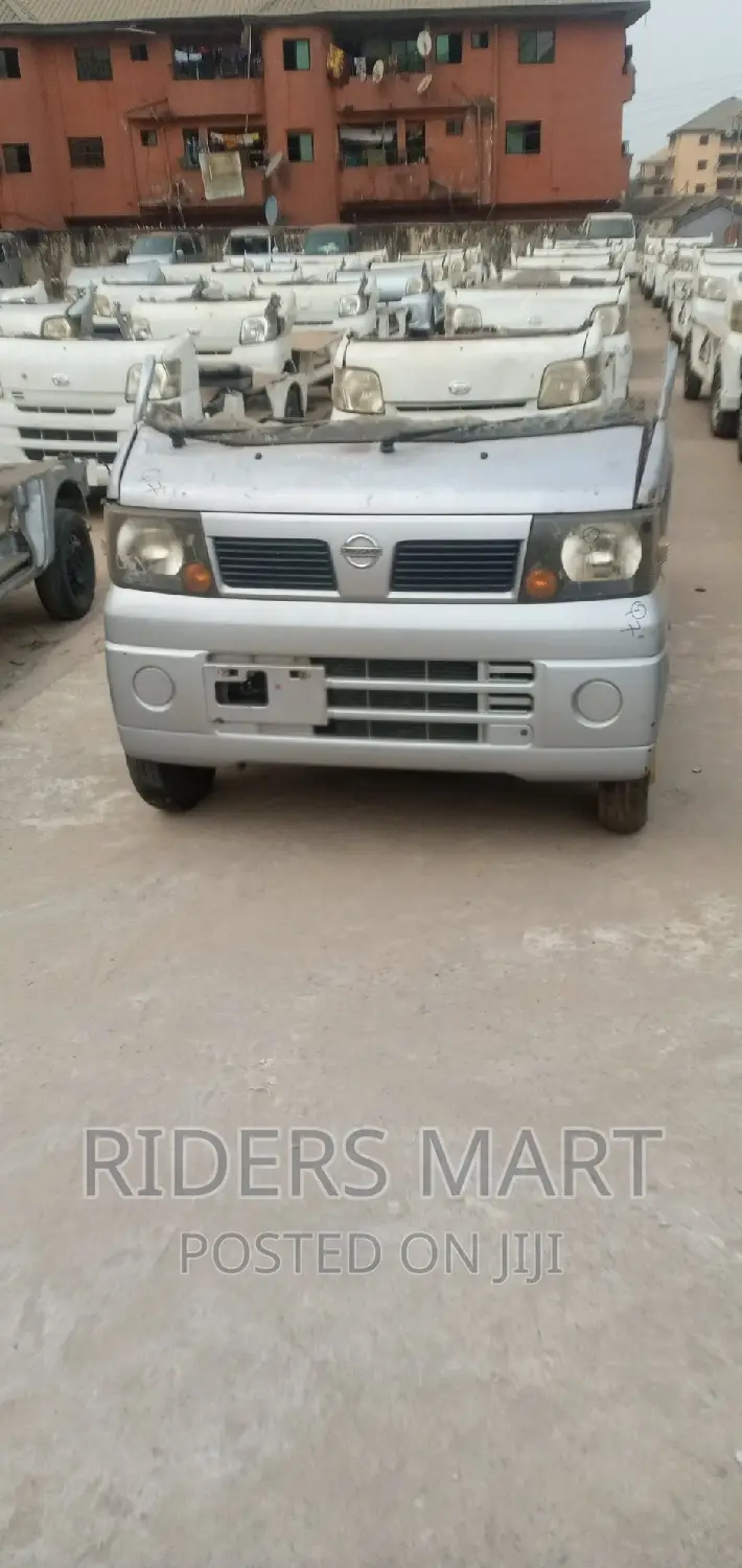 Daihatsu Hijet 2018 White