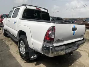 Toyota Tacoma 2014 White