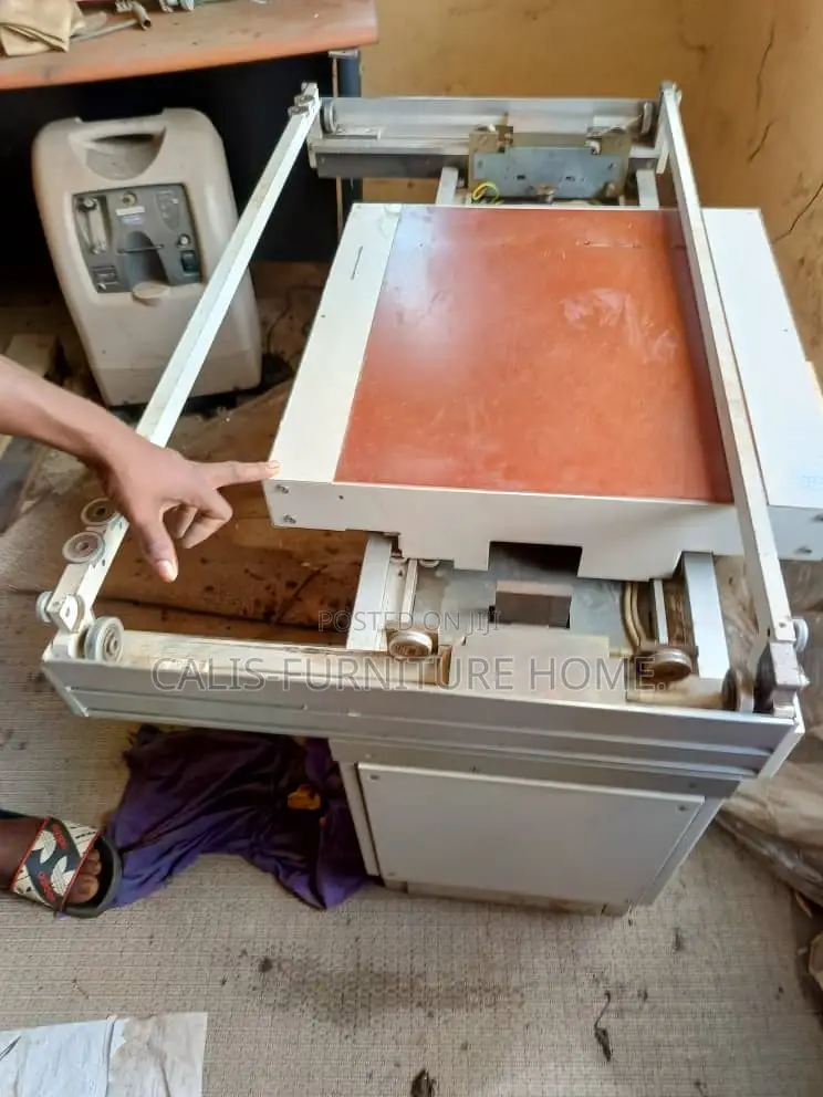 Bucky Table With Floating Top X Ray Table