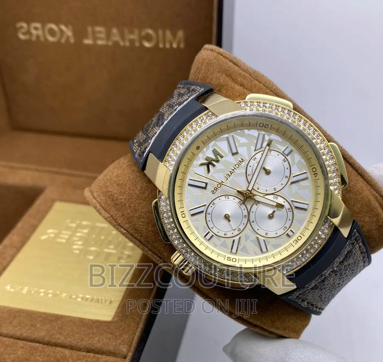 Original MICHAEL KORS Leather Strap Watch Available in Store