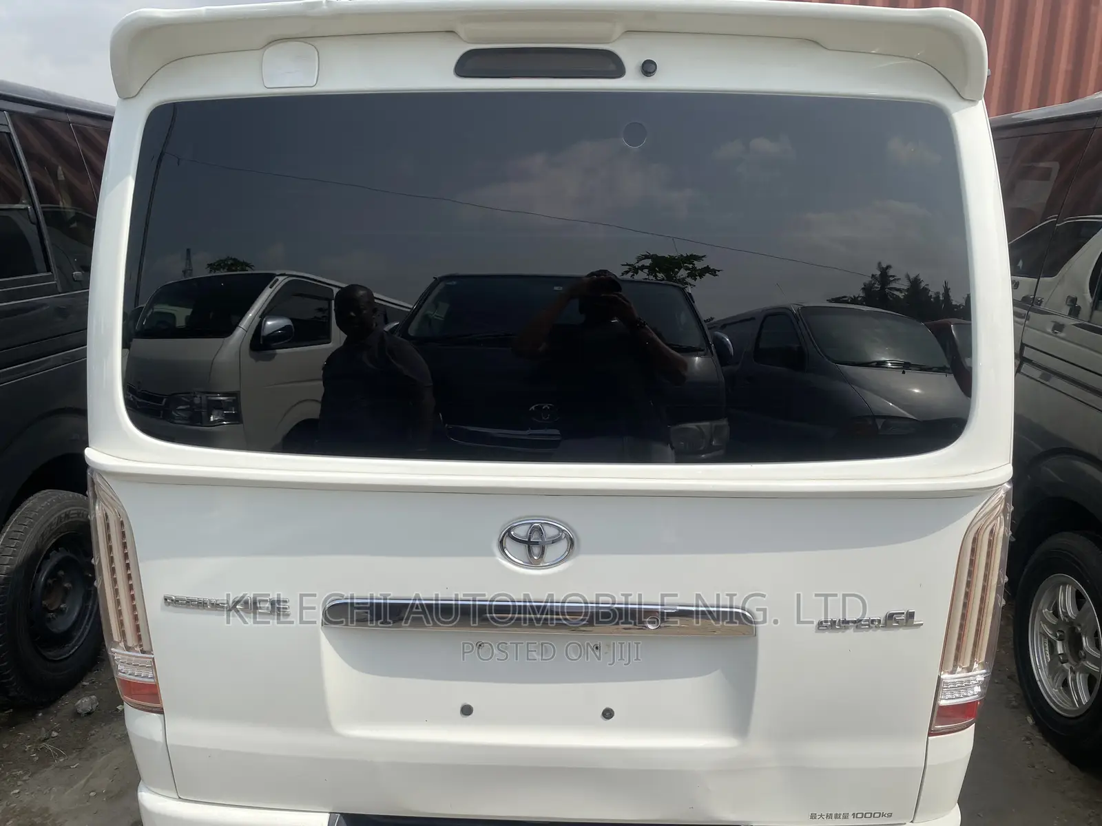 Toyota HiAce 2012 White