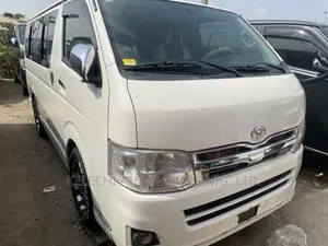 Toyota HiAce 2012 White