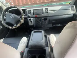 Toyota HiAce 2012 White