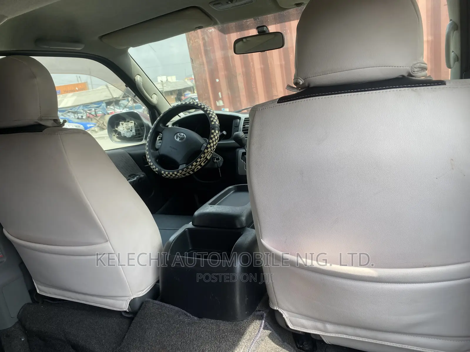 Toyota HiAce 2012 White