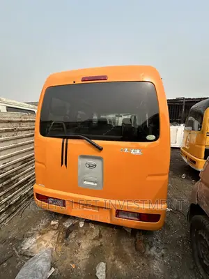 Daihatsu Hijet 2012 Yellow
