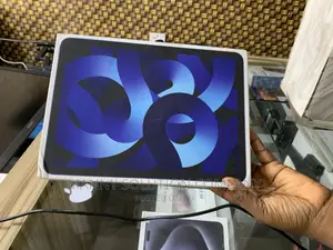 Apple iPad Air (2022) 64 GB Blue