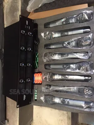 Shure 8 in 1 Wireless Microphone Model Blx8800