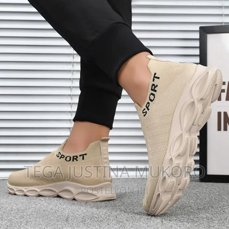 Easy Wear Unisex Sneakers