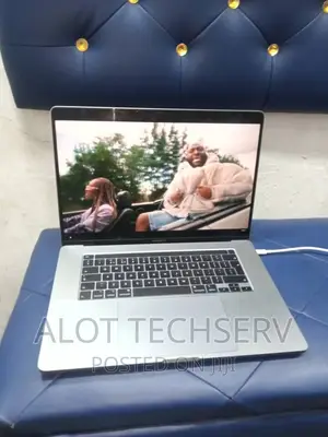 Laptop Apple MacBook Pro 2019 16GB Intel Core I7 SSD 512GB