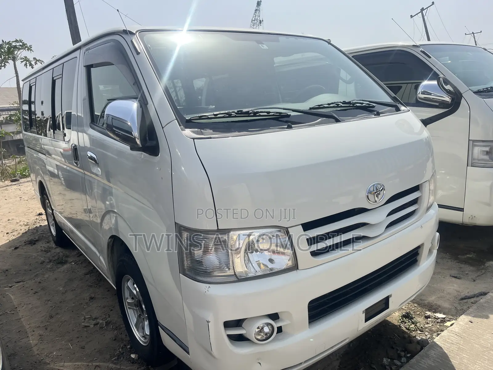 Toyota HiAce 2013 White