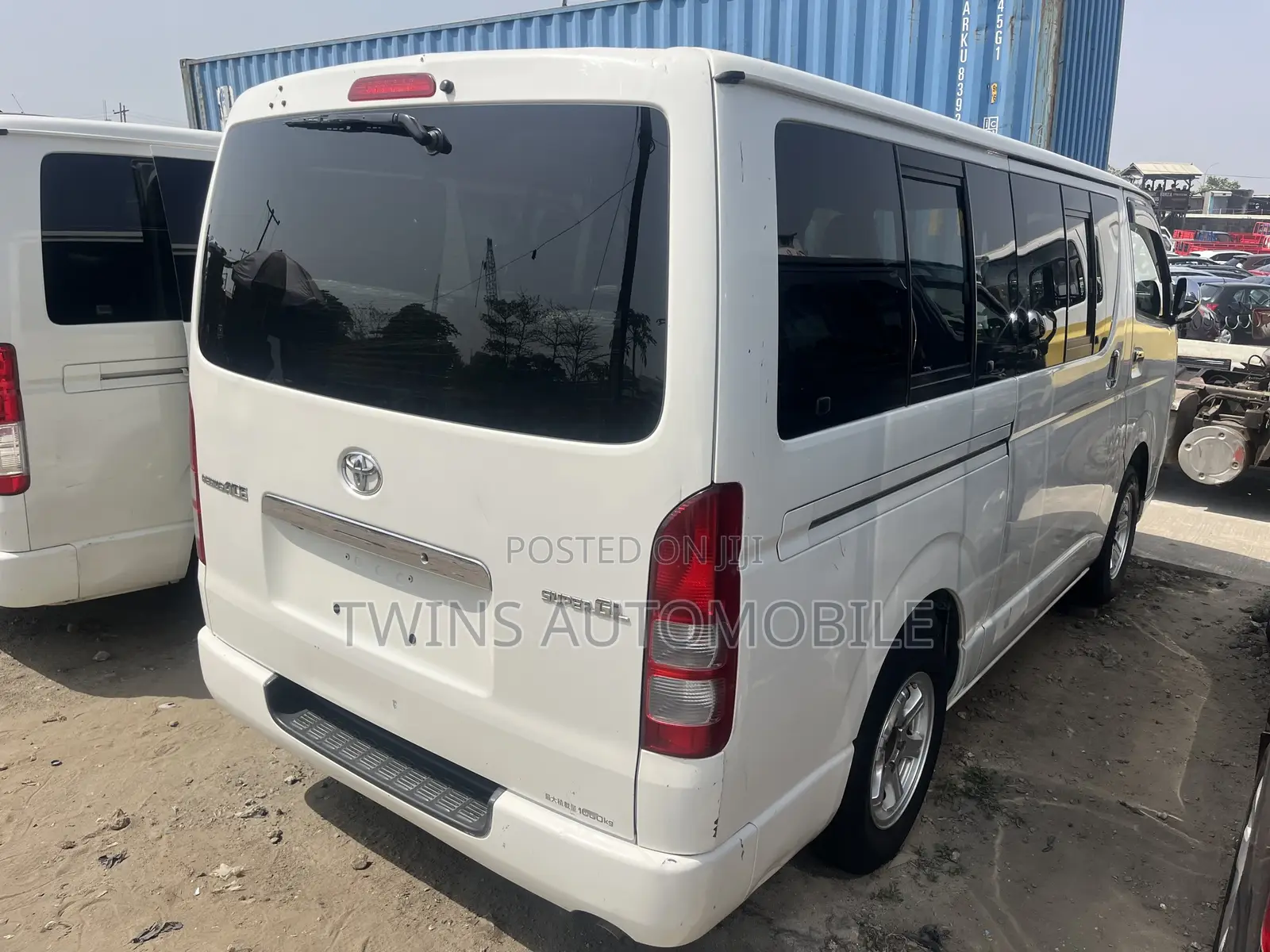 Toyota HiAce 2013 White
