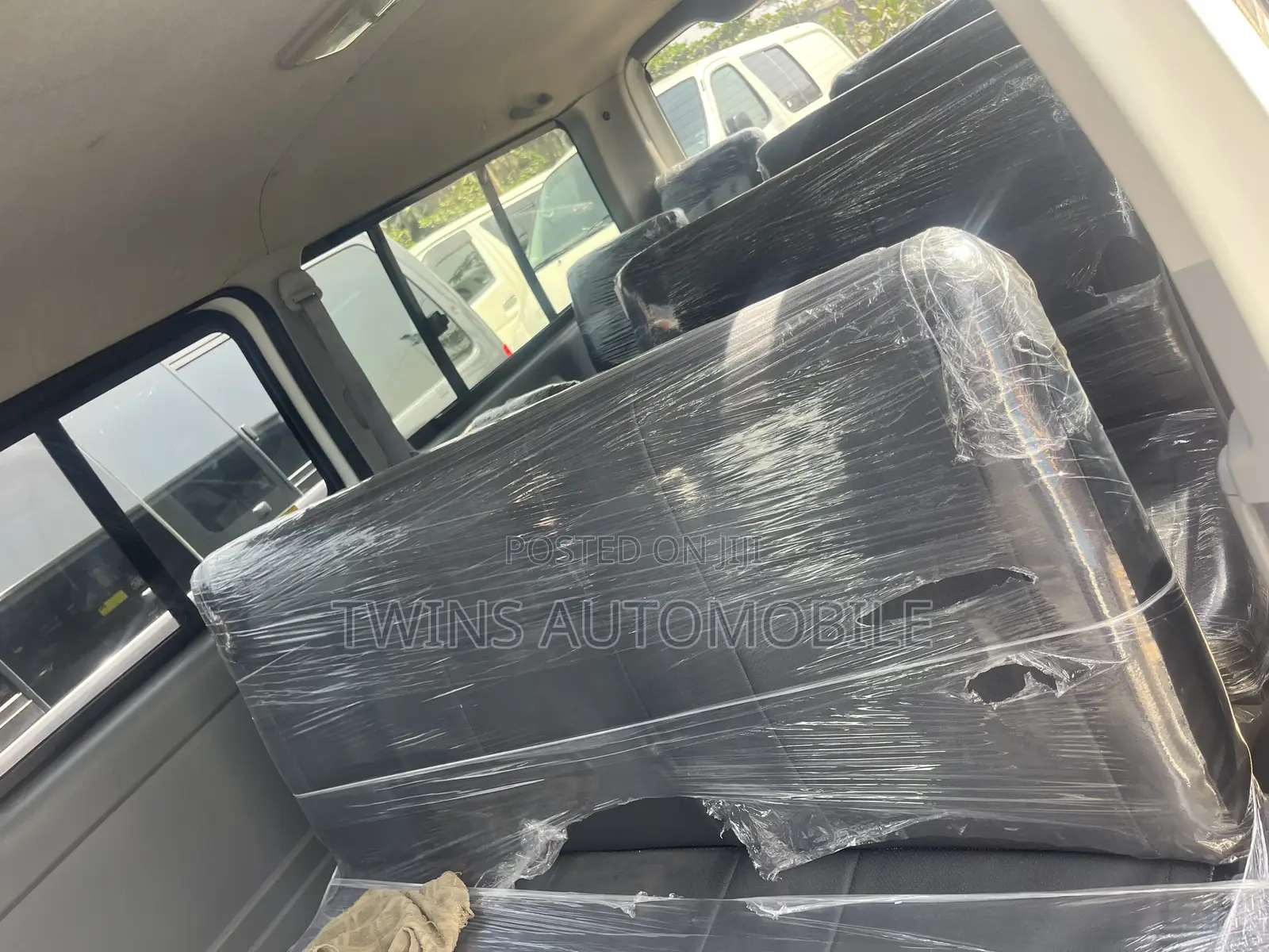 Toyota HiAce 2013 White