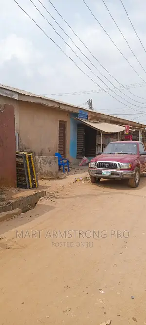 5bdrm Bungalow in Olainukan, Ikorodu for sale