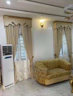 Simple Board Design With Quality Curtains