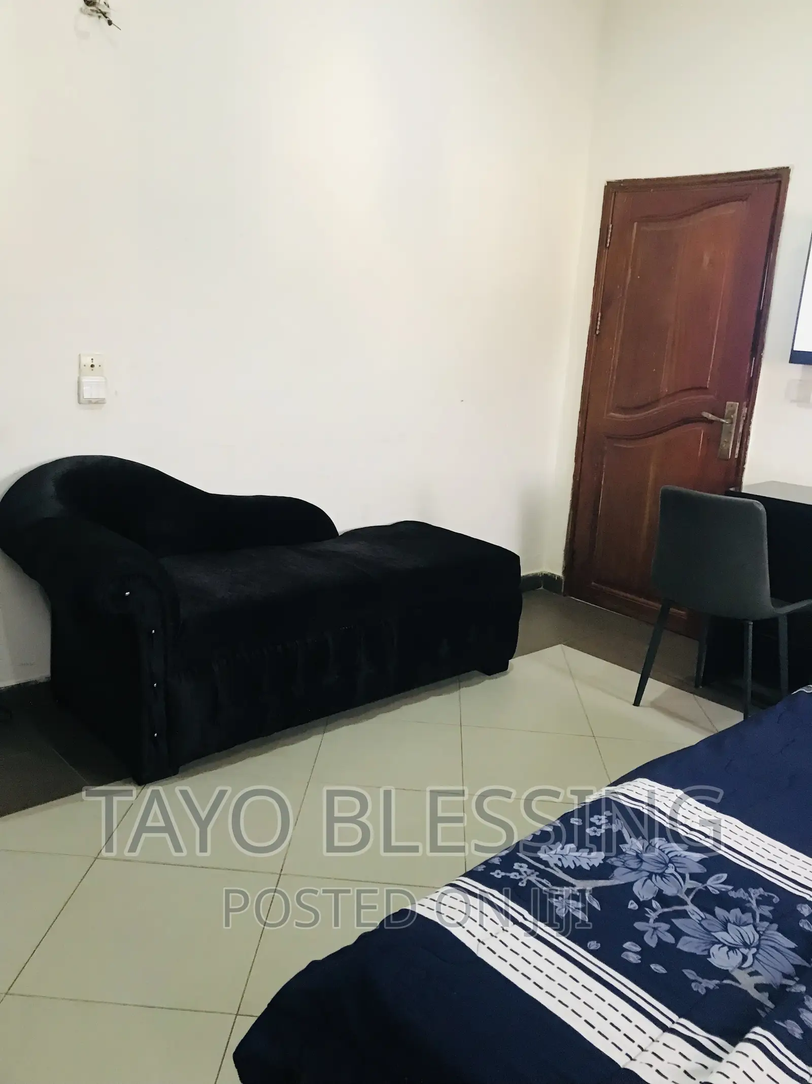 A Large Studio Apartment Within a Serene Environment