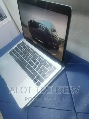 Laptop Apple MacBook Pro 2017 16GB Intel Core I7 SSD 512GB