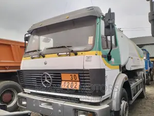 2000 Mercedes Benz 1722