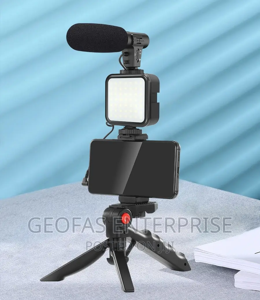 LED Vlogging Tripod Stand With Microphone