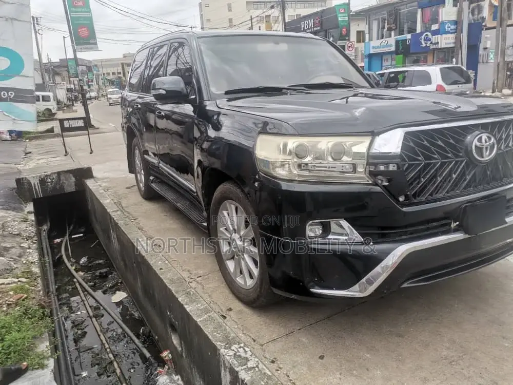 Reliable Chauffeur Private Car Hire in Lagos