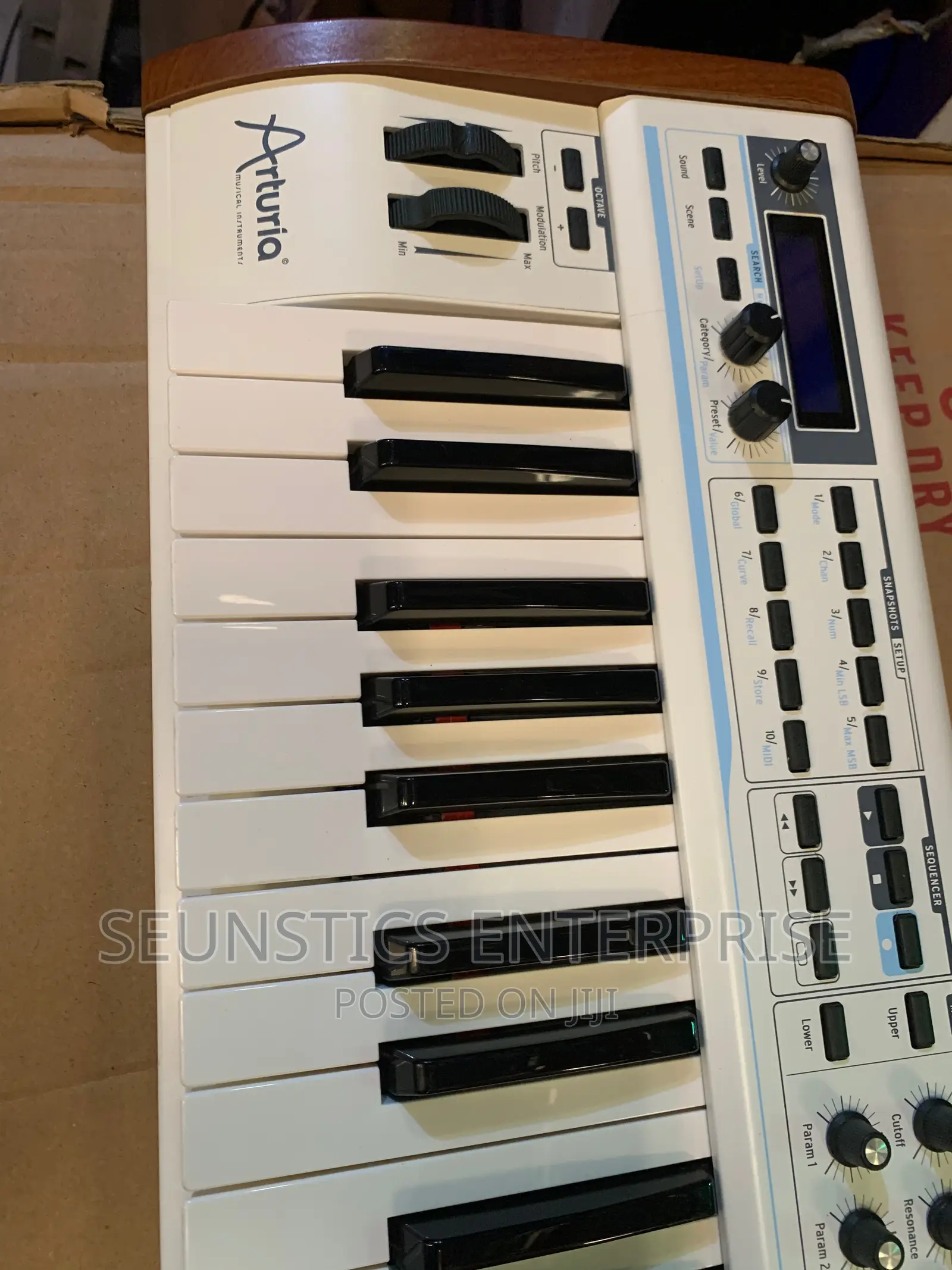 Quality Arturia Analog Experience Lab 49 Midi Keyboard