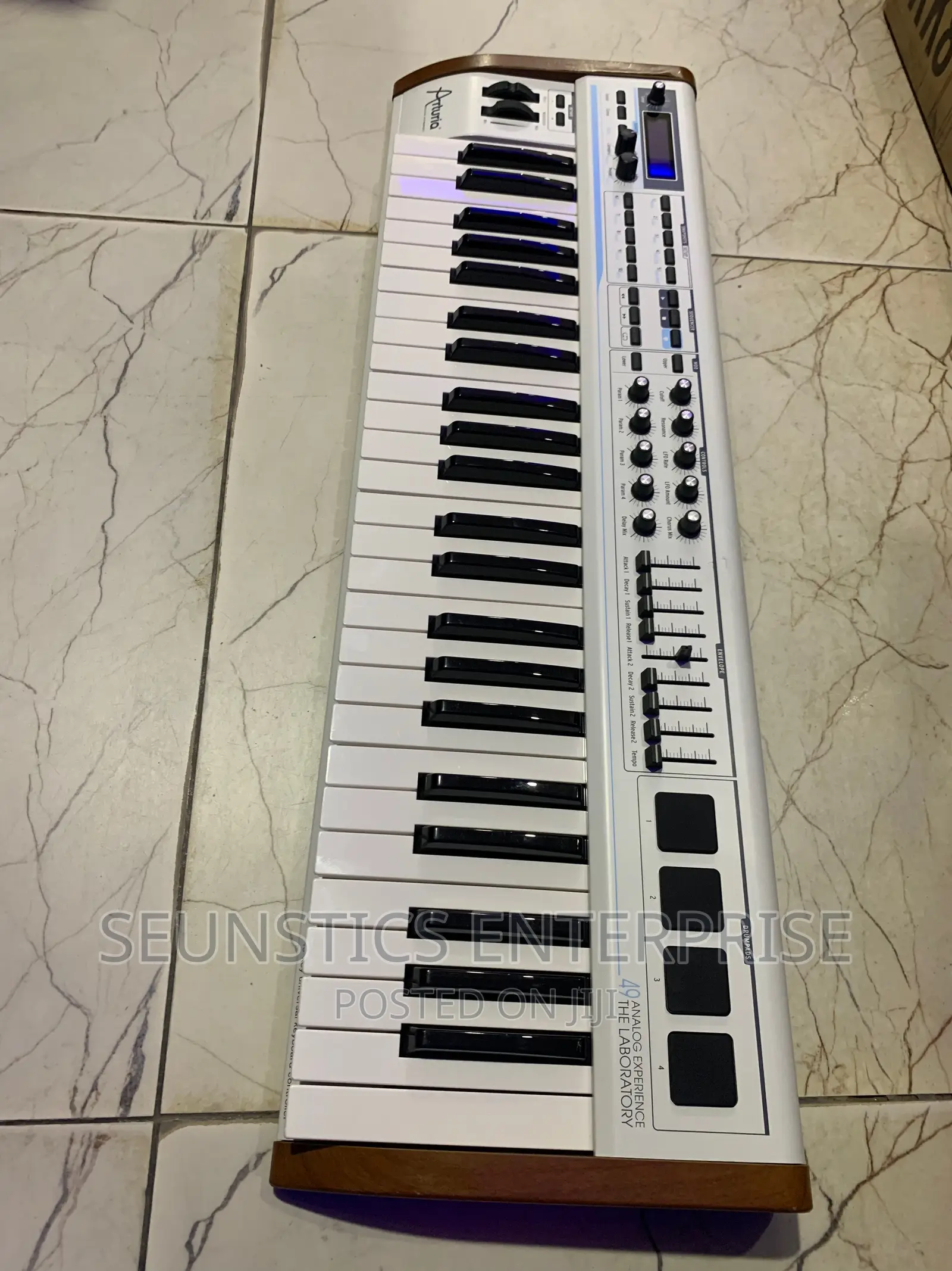 Quality Arturia Analog Experience Lab 49 Midi Keyboard