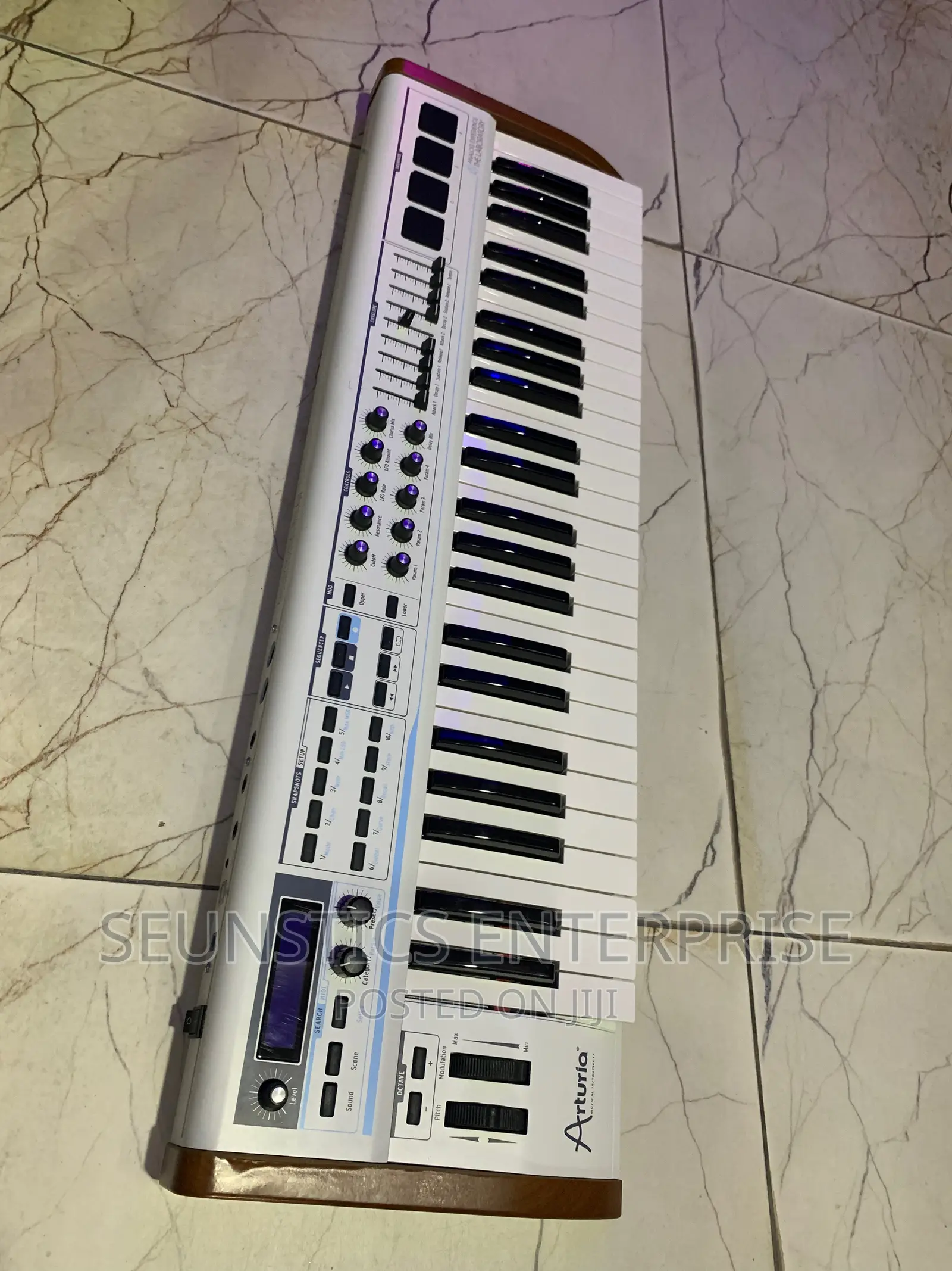 Quality Arturia Analog Experience Lab 49 Midi Keyboard