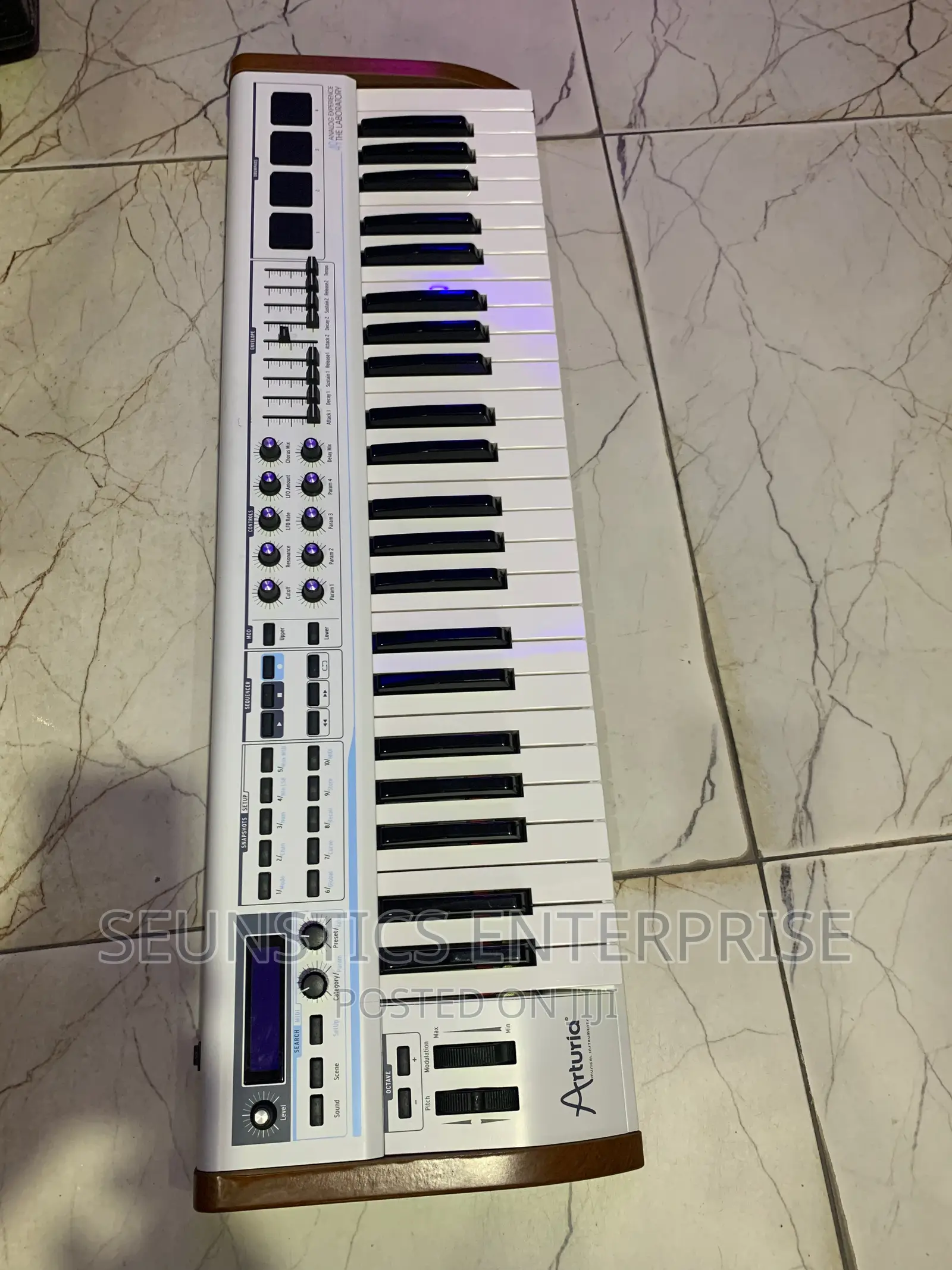 Quality Arturia Analog Experience Lab 49 Midi Keyboard