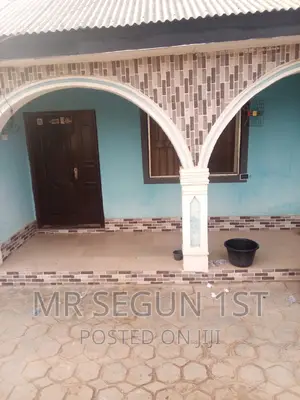 4bdrm Block of Flats in Ire Wole Estate, Apata for sale