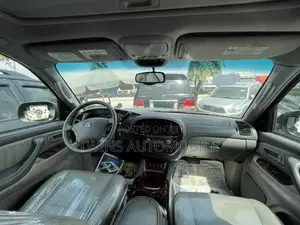 Toyota Sequoia 2006 Silver