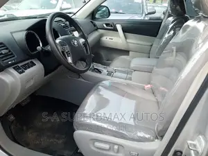 Toyota Highlander Limited 3.5l 4WD 2013 Silver