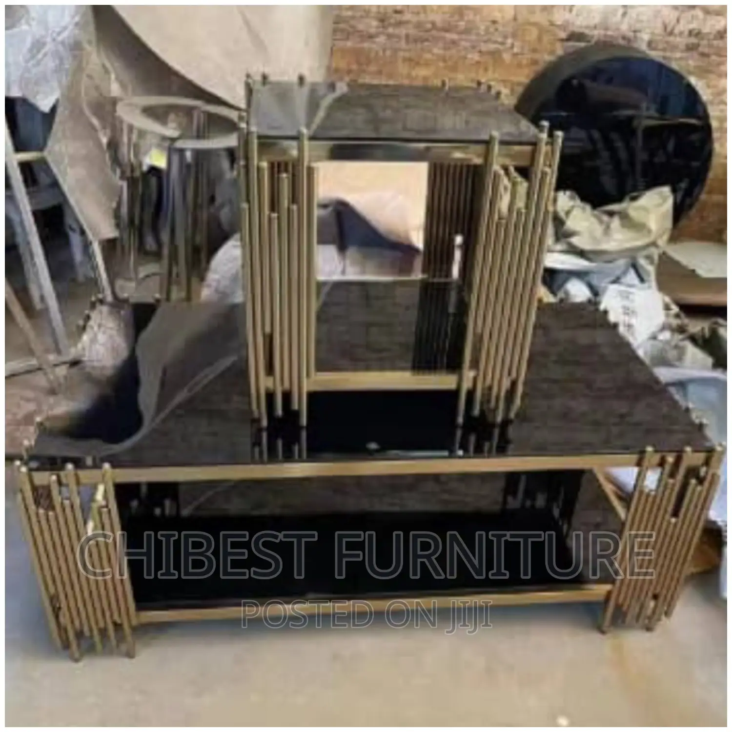 Standard Center Table With Side Stools