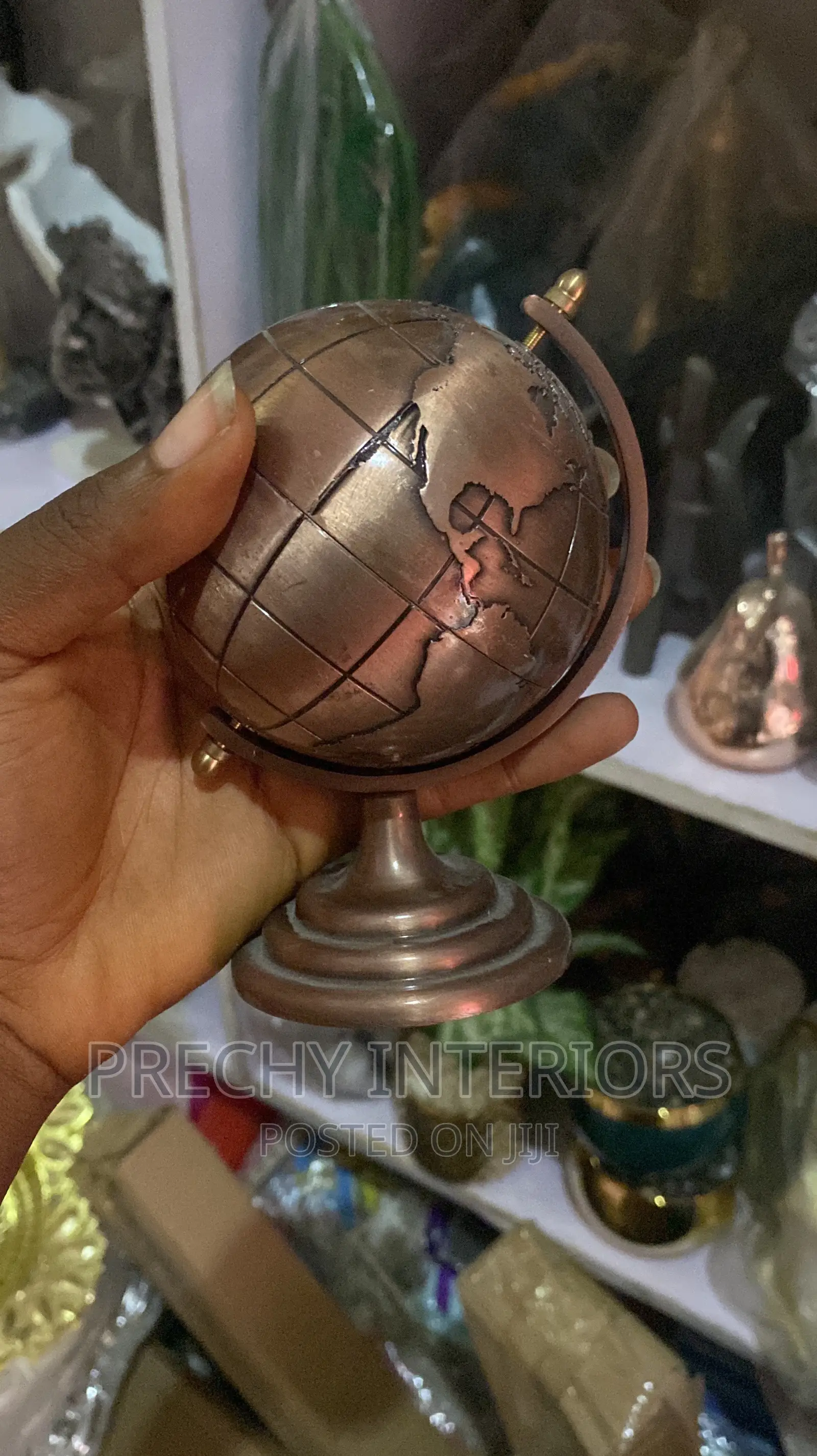 Decorative Figurines