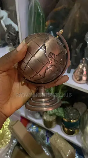Decorative Figurines